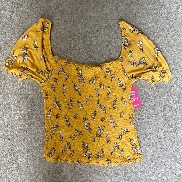 Heart & Hips Yellow Floral Smocked Short Sleeve Blouse Size S - Picture 1 of 4